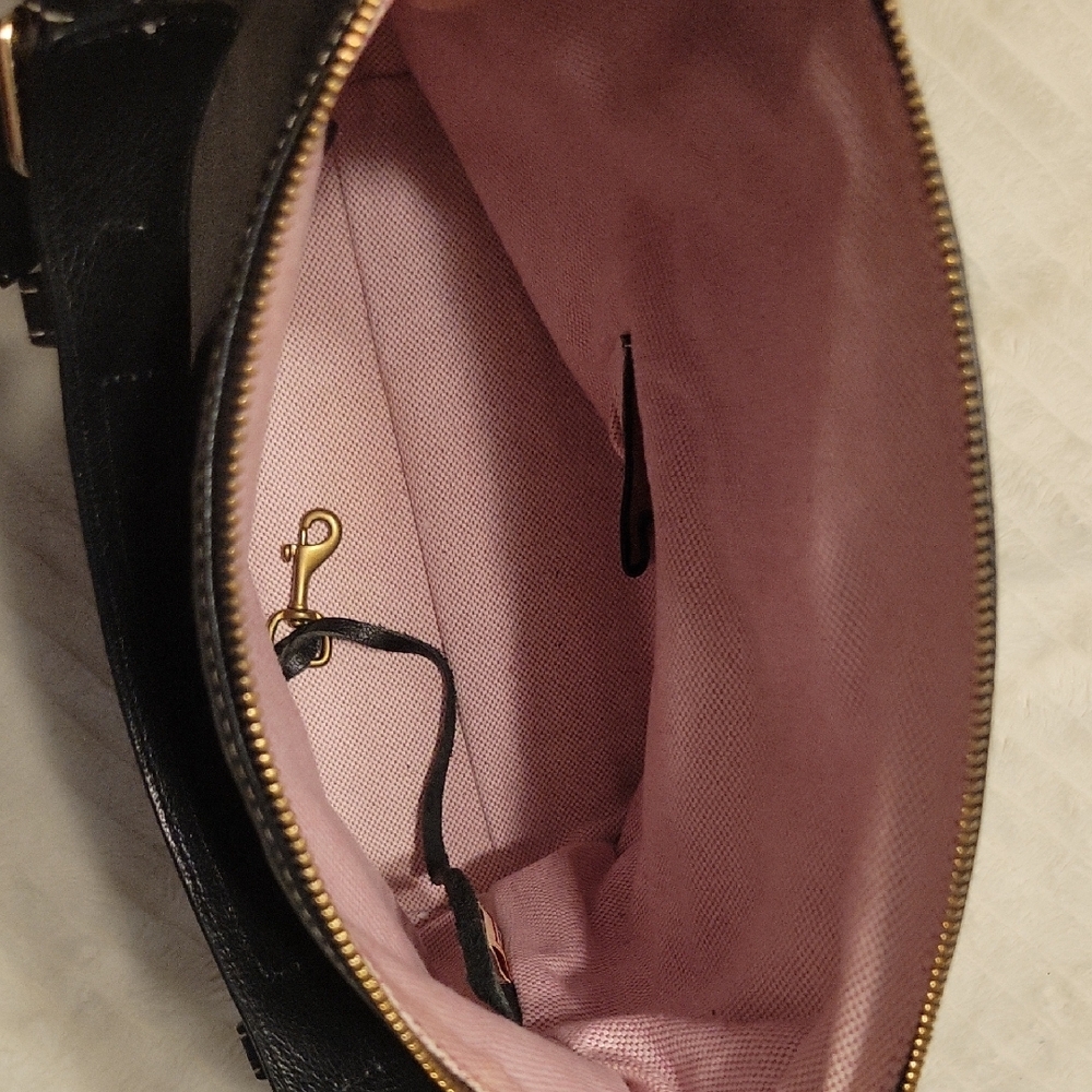 Dooney & Bourke Black Leather Bag with Slouchy Design - Hobo Bag - Picture 8 of 16